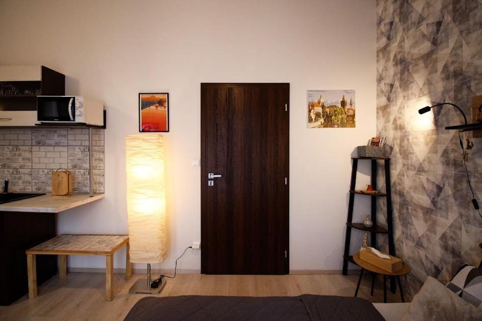 Cosy Studio, 15Min To Old Centre, Self-Check In, Free Wifi, Welcome Drink! プラハ エクステリア 写真