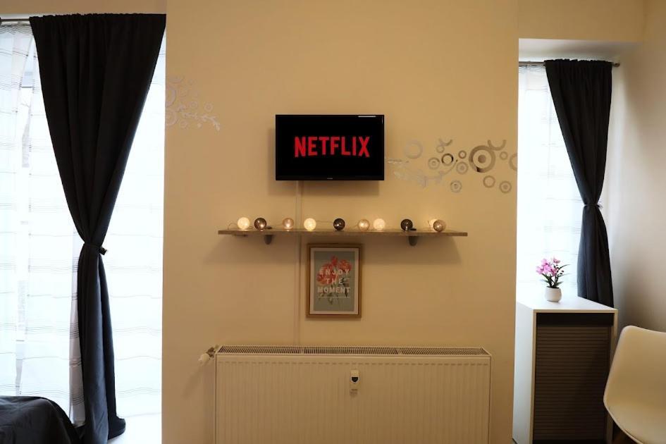 Cosy Studio, 15Min To Old Centre, Self-Check In, Free Wifi, Welcome Drink! プラハ エクステリア 写真