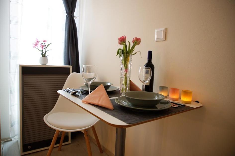 Cosy Studio, 15Min To Old Centre, Self-Check In, Free Wifi, Welcome Drink! プラハ エクステリア 写真